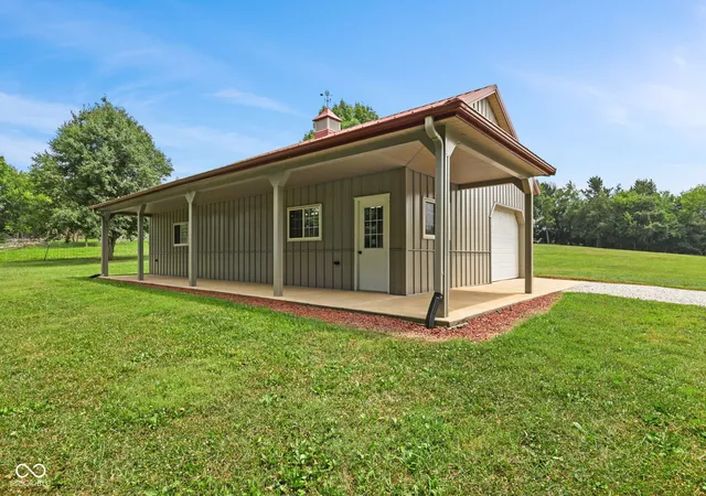 Photo 3 of Single family home for sale at 5255 W Stones Xing Rd, Greenwood, IN 46143 | MLS# 22115746 | Listing updated on 2026-08-28