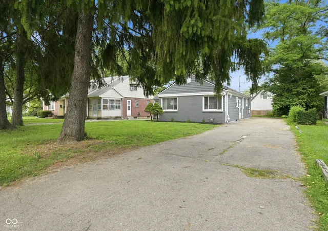 Photo 3 of Sale Pending at 4723 Hinesley Ave, Indianapolis, IN 46208 | MLS# 22115752 | Listing updated on 2026-08-27