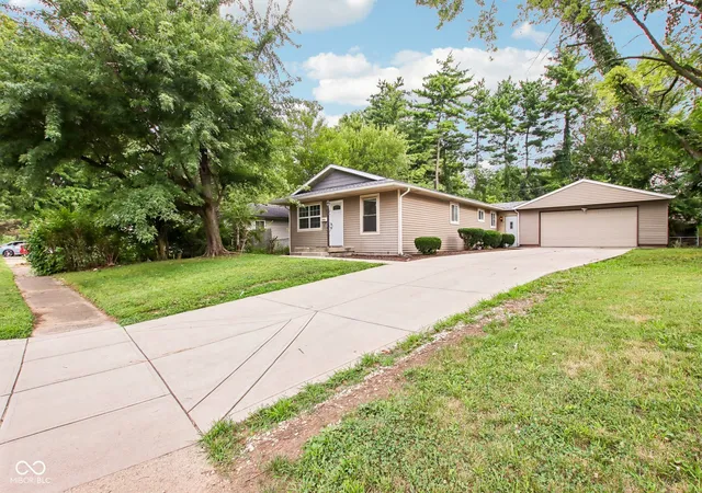 Photo 3 of Single family home for sale at 2830 Roberta Dr, Indianapolis, IN 46222 | MLS# 22115755 | Listing updated on 2026-08-10