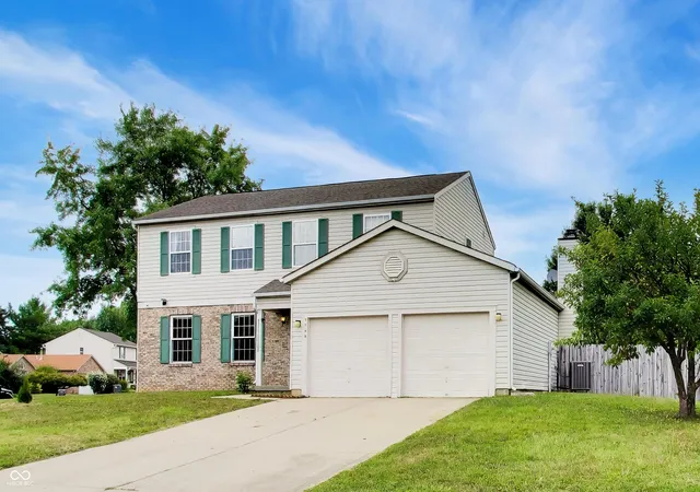 2nd image of 5748 Vicksburg Dr, Indianapolis, IN 46254 | MLS# 22115763