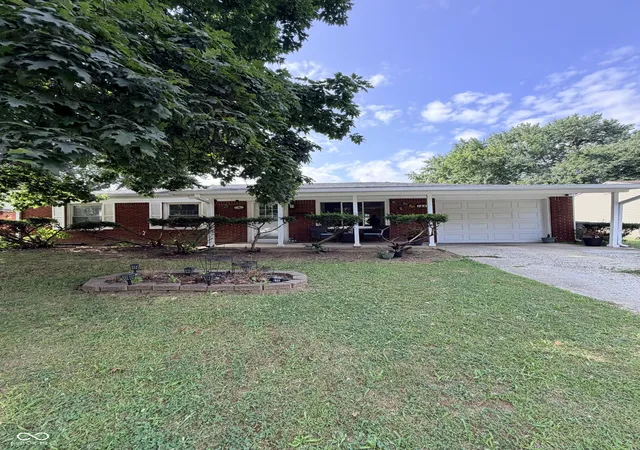 Photo 1 of Single family home for sale at 7847 Brennan Rd, Indianapolis, IN 46219 | MLS# 22115766 | Listing updated on 2026-10-24
