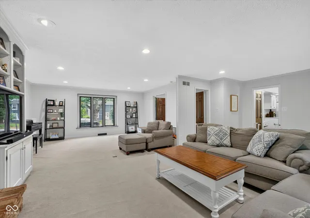 Photo 4 of Sale Pending at 1319 Cool Crk Dr, Carmel, IN 46033 | MLS# 22115775 | Listing updated on 2026-10-28