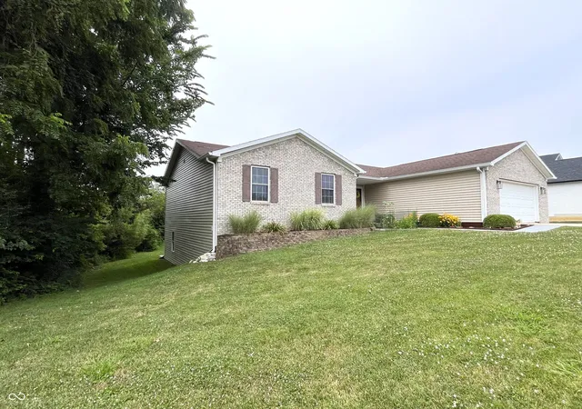 3rd image of 1041 Shadowlawn Ave, Greencastle, IN 46135 | MLS# 22115787