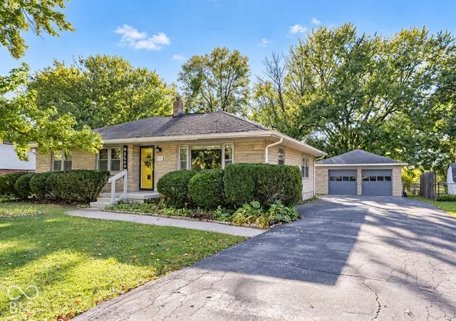 Photo 3 of Single family home for sale at 100 Delbrick Ln, Indianapolis, IN 46229 | MLS# 22115799 | Listing updated on 2026-10-08