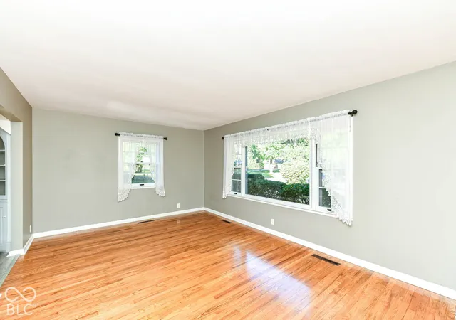 Photo 3 of Single family home for sale at 100 Delbrick Ln, Indianapolis, IN 46229 | MLS# 22115799 | Listing updated on 2026-10-08