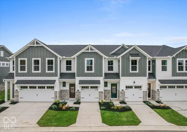 Photo 2 of Townhouse for sale at 6151 Ml Hl Way #300-402, Mc Cordsville, IN 46055 | MLS# 22115800 | Listing updated on 2026-10-07