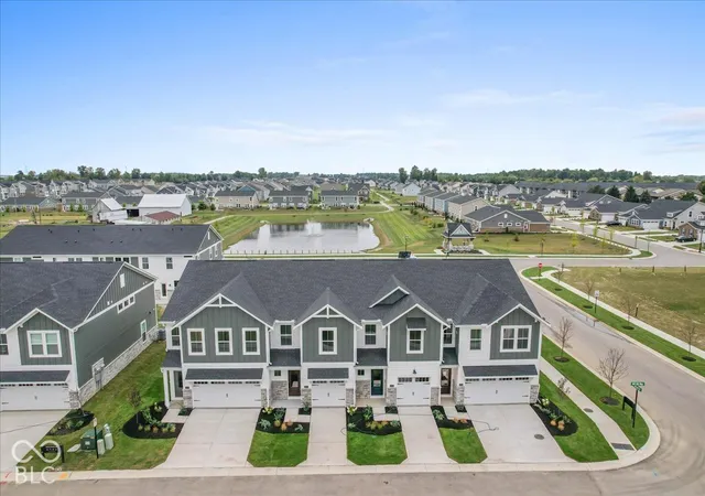 Photo 3 of Townhouse for sale at 6151 Ml Hl Way #300-402, Mc Cordsville, IN 46055 | MLS# 22115800 | Listing updated on 2026-10-07