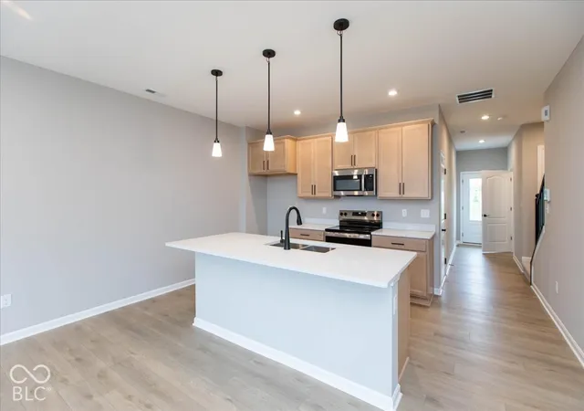 Photo 3 of Townhouse for sale at 6151 Ml Hl Way #300-402, Mc Cordsville, IN 46055 | MLS# 22115800 | Listing updated on 2026-10-13