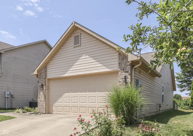 4th image of 1670 Roundhouse Cir, Greenwood, IN 46143 | MLS# 22115802