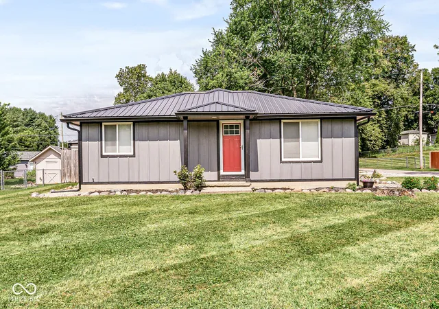 1st image of 28 S Sugar Creek Dr, New Palestine, IN 46163 | MLS# 22115808