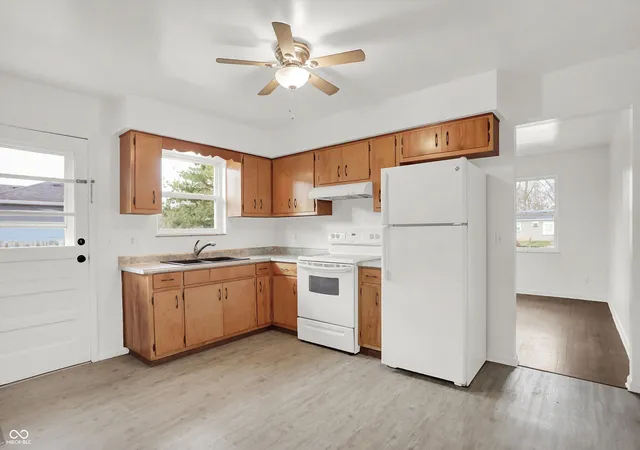Photo 3 of Sale Pending at 10625 Mcpherson St, Carmel, IN 46280 | MLS# 22115816 | Listing updated on 2026-09-21