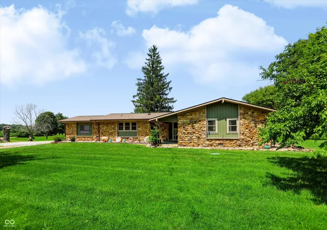Photo 4 of Single family home for sale at 9002 N State Rd 9, Morristown, IN 46161 | MLS# 22115827 | Listing updated on 2026-10-27