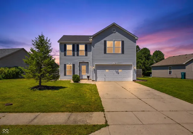 1st image of 640 Streamside Dr, Greenfield, IN 46140 | MLS# 22115828