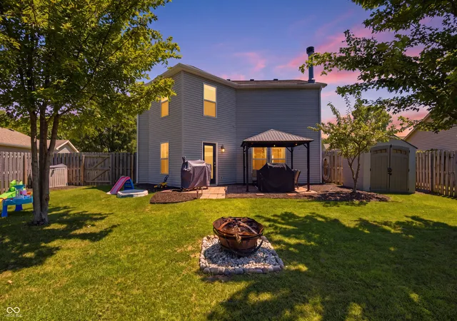 2nd image of 640 Streamside Dr, Greenfield, IN 46140 | MLS# 22115828