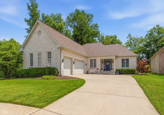 1st image of 879 Nottinghill Ct, Avon, IN 46123 | MLS# 22115831