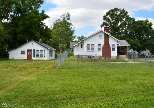 Photo 4 of Single family home for sale at 1303 E Castle Ave, Indianapolis, IN 46227 | MLS# 22115849 | Listing updated on 2026-08-21
