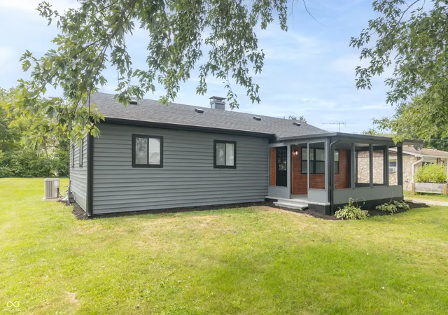 2nd image of 1083 E South St, Greenfield, IN 46140 | MLS# 22115853