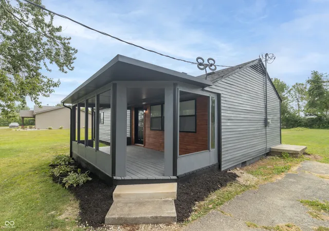 4th image of 1083 E South St, Greenfield, IN 46140 | MLS# 22115853