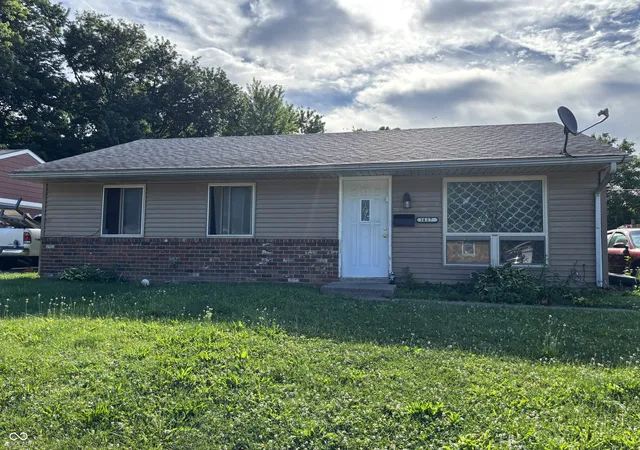 Photo 1 of Single family home for sale at 1437 S Oxford St, Indianapolis, IN 46203 | MLS# 22115854 | Listing updated on 2026-08-18
