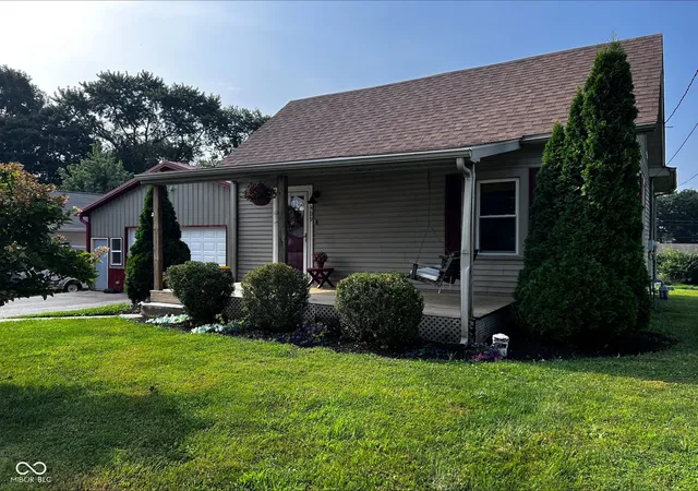 Photo 3 of Single family home for sale at 409 W 8th Street, Lapel, IN 46051 | MLS# 22115890 | Listing updated on 2026-08-11