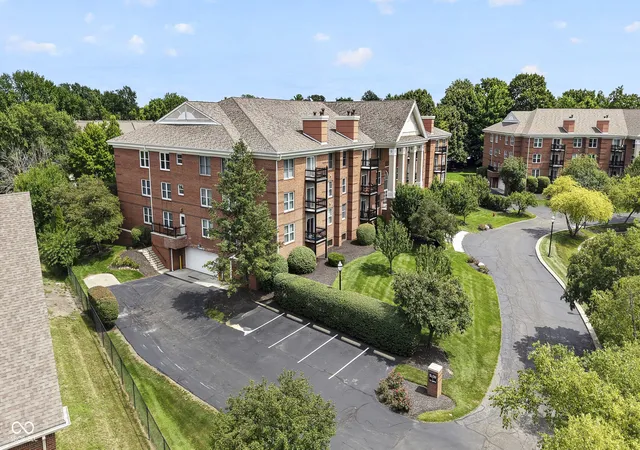Photo 3 of Sale Pending at 8681 Jaffa Ct E Dr #16, Indianapolis, IN 46260 | MLS# 22115903 | Listing updated on 2026-09-14