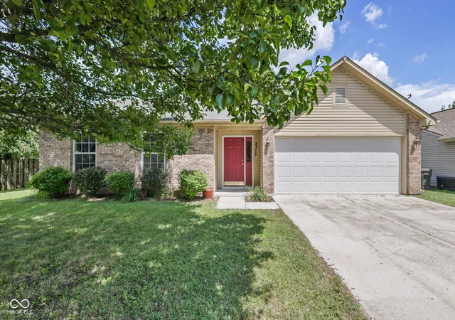 Photo 1 of Sale Pending at 8315 Corinth Pl, Indianapolis, IN 46227 | MLS# 22115910 | Listing updated on 2026-09-18