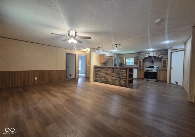 Photo 3 of Sale Pending at 5215 N Private Rd 265 W, North Vernon, IN 47265 | MLS# 22115913 | Listing updated on 2026-08-01