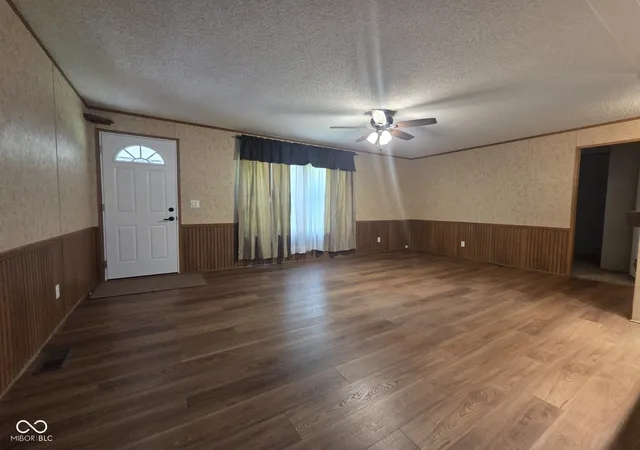 Photo 4 of Sale Pending at 5215 N Private Rd 265 W, North Vernon, IN 47265 | MLS# 22115913 | Listing updated on 2026-08-01