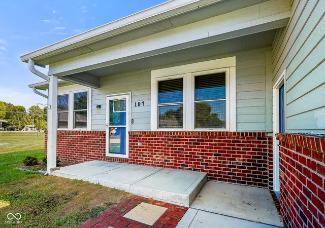 Photo 3 of Single family home for sale at 107 Weber Ct, Franklin, IN 46131 | MLS# 22115924 | Listing updated on 2026-09-21
