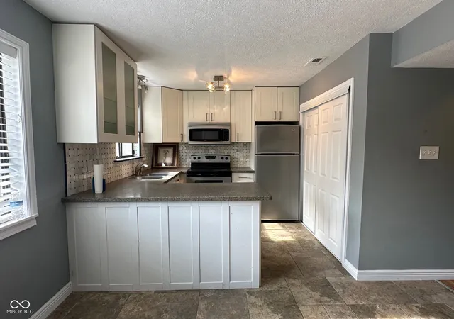 Photo 4 of Condo for sale at 7890 Benjamin Dr, Indianapolis, IN 46226 | MLS# 22115926 | Listing updated on 2026-09-29