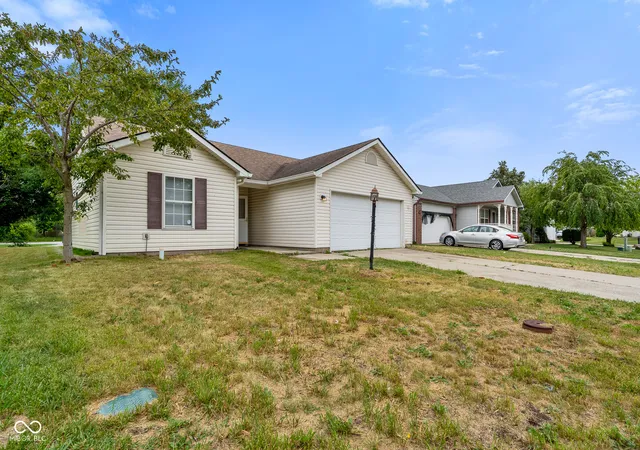 2nd image of 7037 Dewester Dr, Indianapolis, IN 46236 | MLS# 22115927