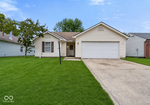 Photo 4 of Single family home for sale at 7037 Dewester Dr, Indianapolis, IN 46236 | MLS# 22115927 | Listing updated on 2026-10-07