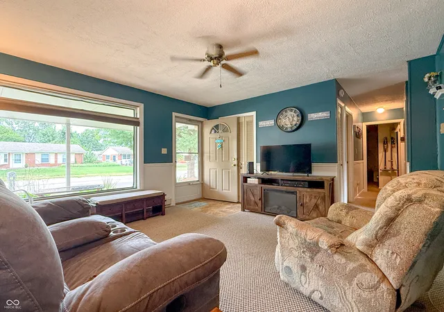 Photo 3 of Single family home for sale at 2655 12th Street, Columbus, IN 47201 | MLS# 22115932 | Listing updated on 2026-08-24