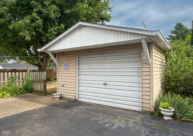 Photo 4 of Single family home for sale at 2655 12th Street, Columbus, IN 47201 | MLS# 22115932 | Listing updated on 2026-08-24