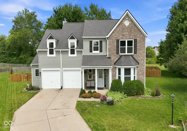 Photo 2 of Sale Pending at 16724 Earl Park Ct, Westfield, IN 46074 | MLS# 22115937 | Listing updated on 2026-09-29