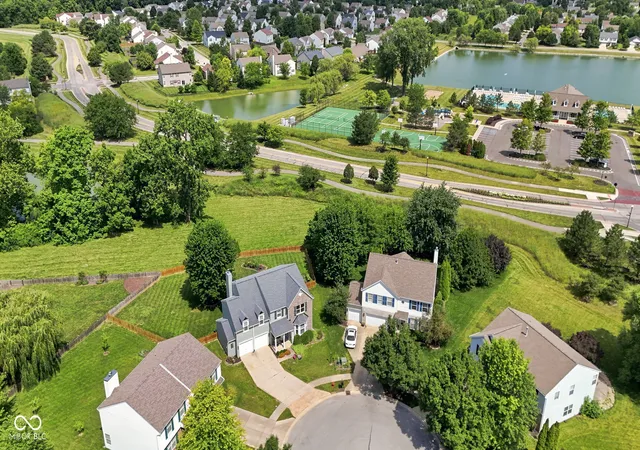 Photo 3 of Sale Pending at 16724 Earl Park Ct, Westfield, IN 46074 | MLS# 22115937 | Listing updated on 2026-09-29