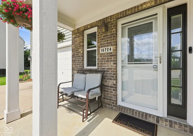 Photo 4 of Sale Pending at 16724 Earl Park Ct, Westfield, IN 46074 | MLS# 22115937 | Listing updated on 2026-09-29