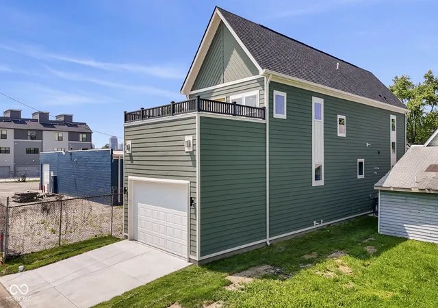2nd image of 1405 Deloss St, Indianapolis, IN 46201 | MLS# 22115940