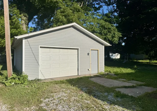 Photo 2 of Sale Pending at 204 S Main, Cloverdale, IN 46120 | MLS# 22115944 | Listing updated on 2026-09-18
