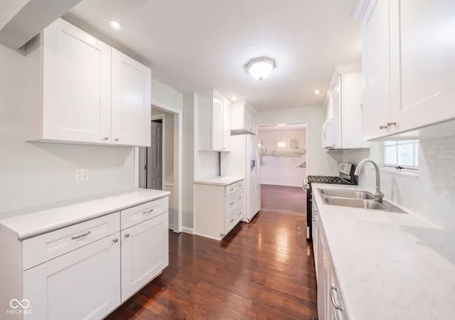3rd image of 908 Whispering Trl, Greenfield, IN 46140 | MLS# 22115969
