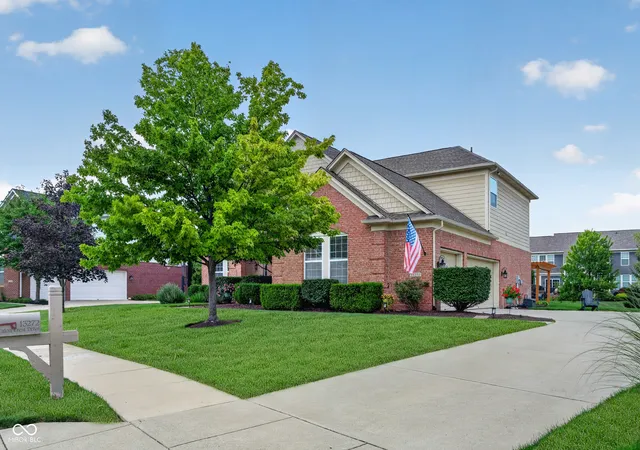 2nd image of 13272 Talon Crest Dr, Fishers, IN 46037 | MLS# 22115998
