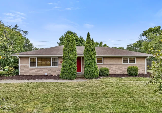 Photo 1 of Sale Pending at 217 Woodhill Dr, Indianapolis, IN 46227 | MLS# 22115999 | Listing updated on 2026-08-26