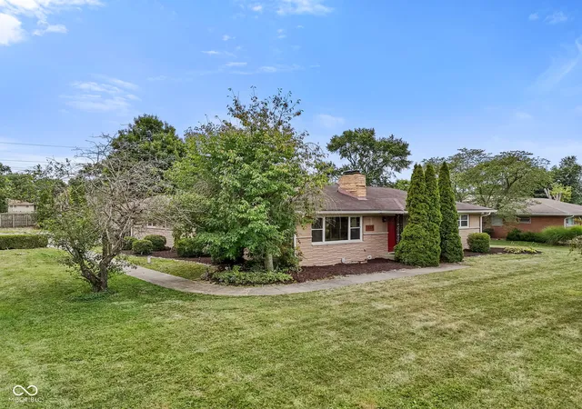 Photo 2 of Sale Pending at 217 Woodhill Dr, Indianapolis, IN 46227 | MLS# 22115999 | Listing updated on 2026-08-26