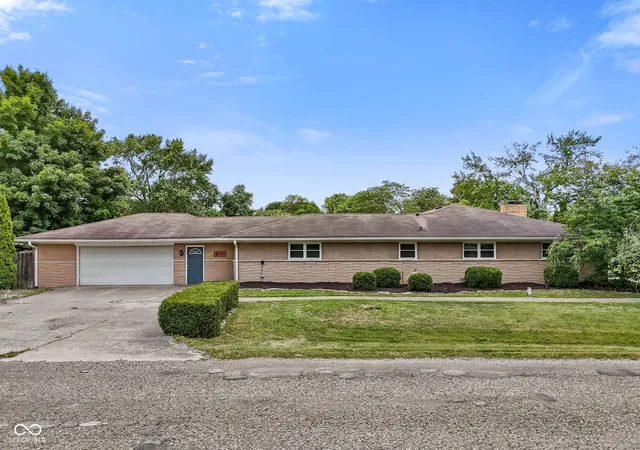 Photo 3 of Sale Pending at 217 Woodhill Dr, Indianapolis, IN 46227 | MLS# 22115999 | Listing updated on 2026-08-26