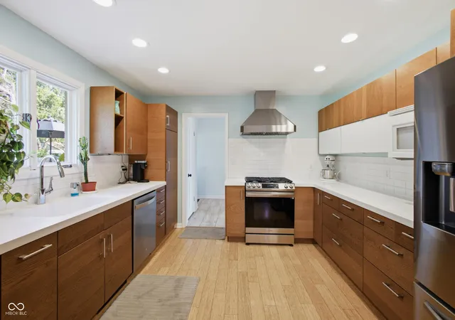 Photo 4 of Single family home for sale at 6706 Cricklewood Rd, Indianapolis, IN 46220 | MLS# 22116003 | Listing updated on 2026-09-29