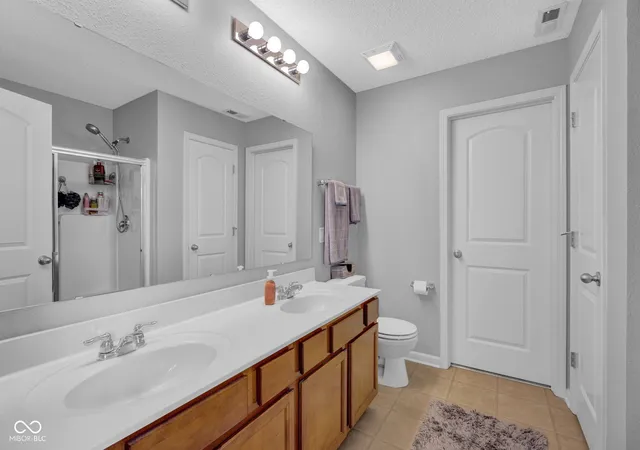Photo 3 of Sale Pending at 2397 Shadow Ct, Columbus, IN 47201 | MLS# 22116006 | Listing updated on 2026-08-24