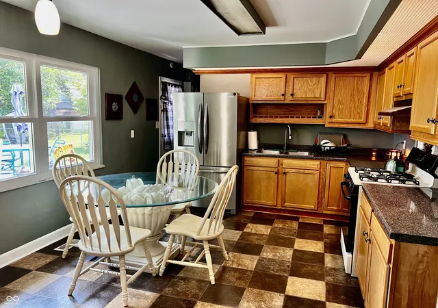 Photo 2 of Sale Pending at 931 E Mckay Rd, Shelbyville, IN 46176 | MLS# 22116011 | Listing updated on 2026-09-16