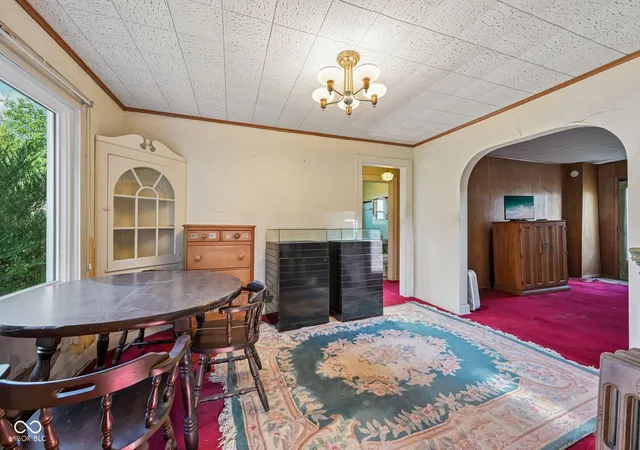 Photo 5 of Single family home for sale at 327 E 37th Street, Anderson, IN 46013 | MLS# 22116023 | Listing updated on 2026-08-03