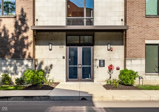Photo 4 of Condo for sale at 504 N Park Ave #9, Indianapolis, IN 46202 | MLS# 22116024 | Listing updated on 2026-09-04