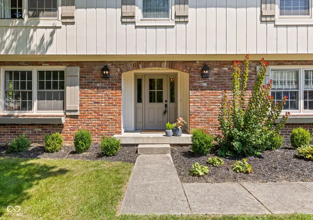 Photo 3 of Single family home for sale at 6852 Marmont Ct, Indianapolis, IN 46220 | MLS# 22116059 | Listing updated on 2026-09-01